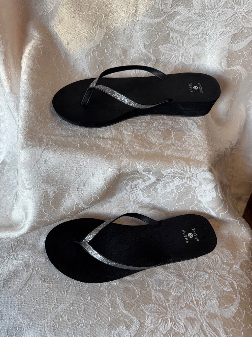Shade & Shore Black Flip Flop Sandals with Silver Sparkle Straps
